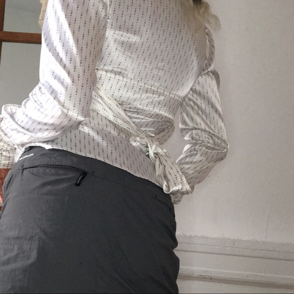 White SILK like blouse - Picture 3 of 4